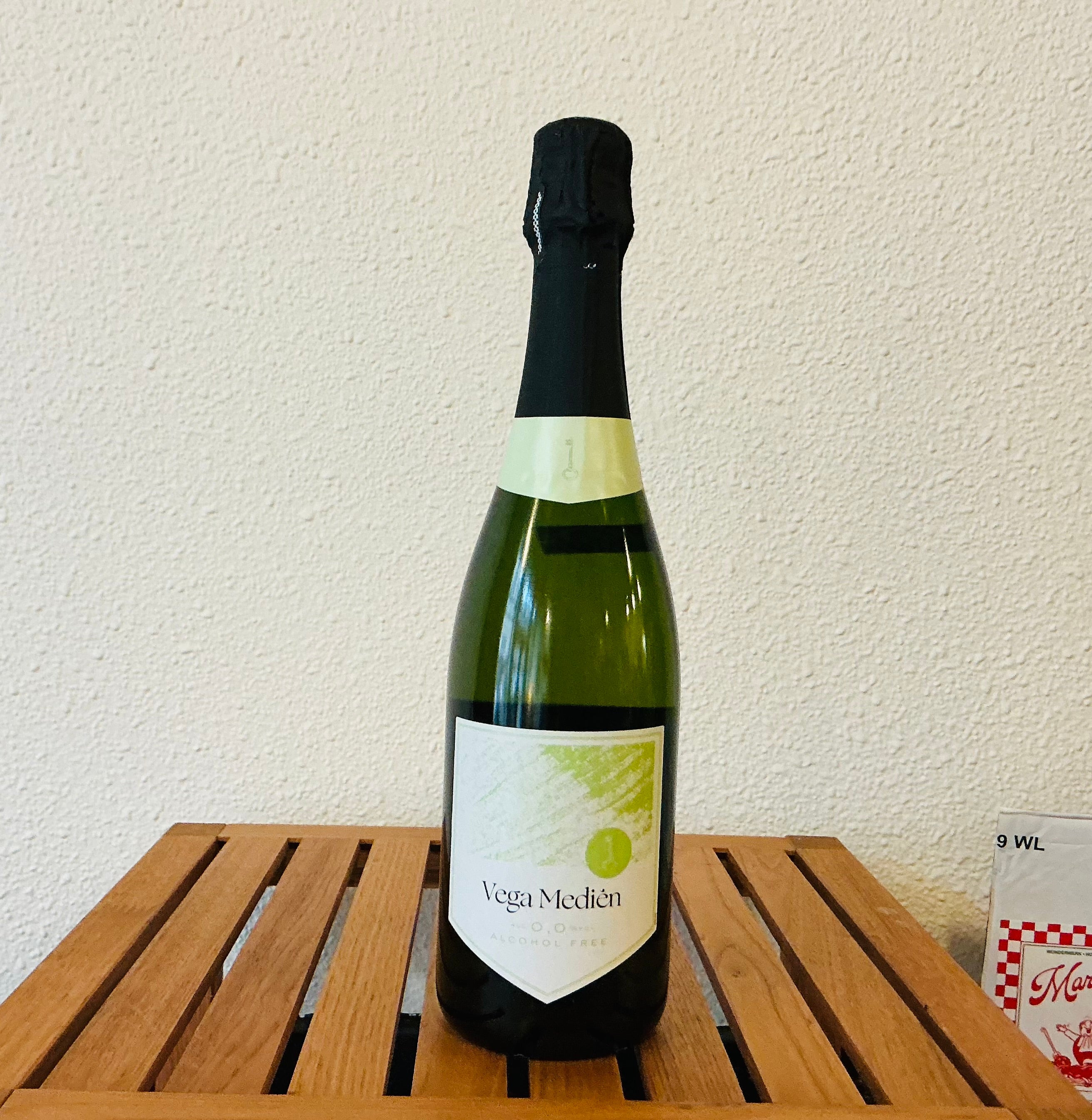 Vega Medien - Alcohol Free Cava - 750 ml – HELA Provisions