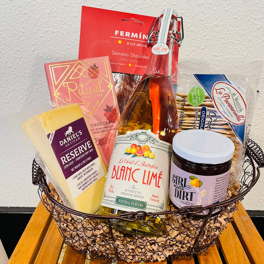 Brunch Basket - Copper Wire Basket 8"